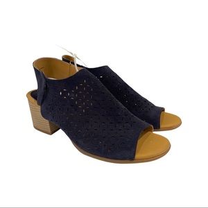 Korks Perforated Suede Slingback Block Heel Sandal Navy size 9
